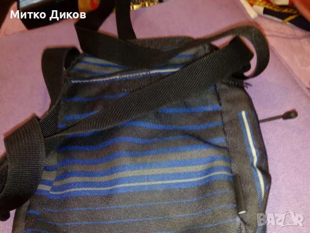 Найк маркова чанта промазан плат 23х16см отлична през рамо, снимка 3 - Чанти - 55568929