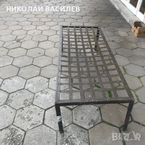 За  строителя  :  Метално    легло.  Дължина  180 : ширина  70  см  .  Височина  50  см  . , снимка 5 - Спални и легла - 54304745