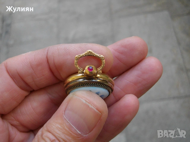  ПОЗЛАТЕН ДАМСКИ ДЖОБЕН ЧАСОВНИК ЧАЙКА ПОРЦЕЛАН РУБИН , снимка 3 - Антикварни и старинни предмети - 54719446