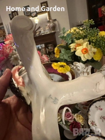 Karl Ens Volkstedt Германия „Кълвач“ след 1945 г. – порцелан 25 см, ръчно рисуван, снимка 2 - Антикварни и старинни предмети - 54025840