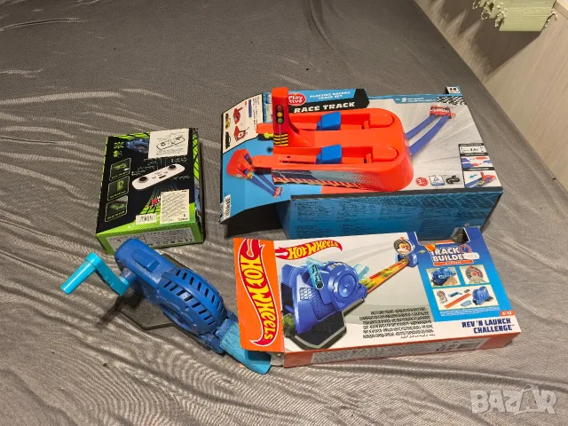 Hot Wheels писти и Антигравитационна кола, снимка 2 - Коли, камиони, мотори, писти - 55647087