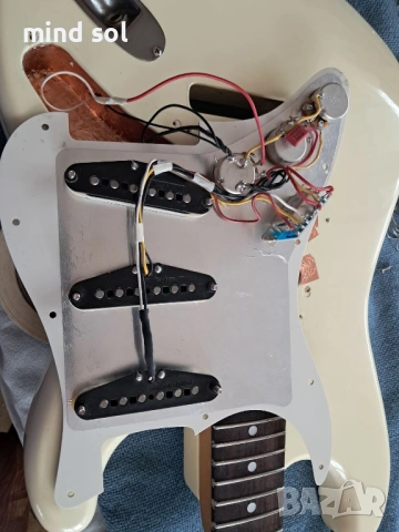 Squier by Fender 62 Reissue Stratocaster Red SQII-STR Japan MIJ, снимка 14 - Китари - 54585907