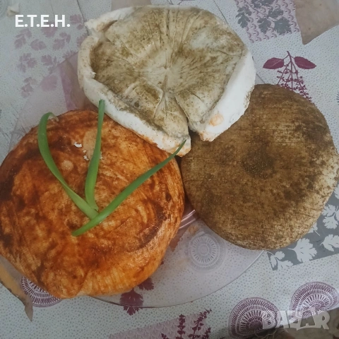 Домашено сирене кашкавал и гюбек.