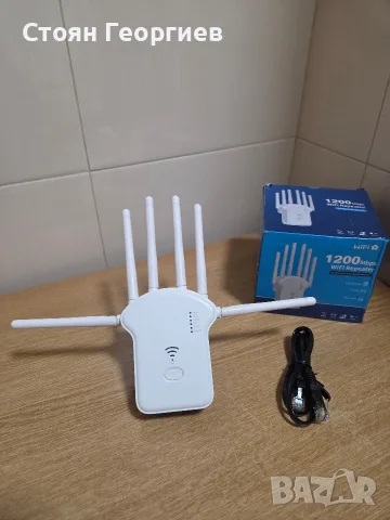 двулентов безжичен WiFi усилвател на сигнал (ретранслатор/рипитер) със скорост до 1200 Mbps