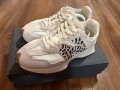 Маратонки New Balance с малък дефект, снимка 1