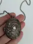 Винтидж дамско колие с отварящ се медальон с овална форма, снимка 1