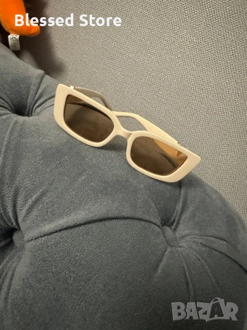 Очила Valentino , снимка 2 - Слънчеви и диоптрични очила - 53953142