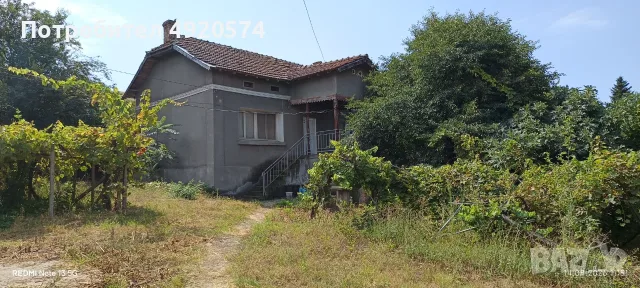 Къща с двор в с.Остров, общ. Оряхово