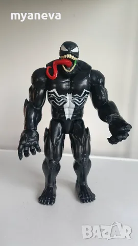 Венъм (Venom) , екшън фигура от серията Marvel Titan Hero Series на компанията Hasbro. 