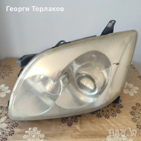 Фар (ляв) Toyota Avensis 