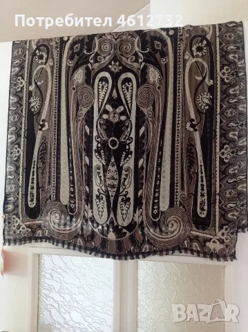 Дамски шал Etro, снимка 11 - Шалове - 55350321