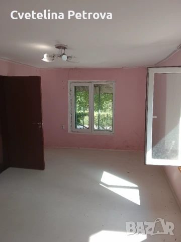 Продава се къща в град Димово две стай ,хол и кухня,баня и тоалетна имота е 428кв./м.цена 10000€Евро