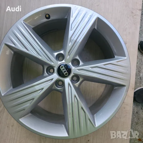 Оригинални Ауди Джанти 19 Q4 e-tron, снимка 4 - Гуми и джанти - 55417974