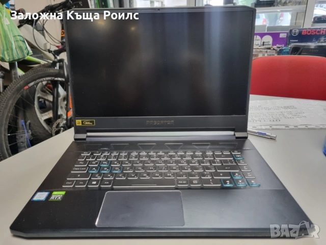 Геймърски лаптоп Acer Predator Triton 500 (N18W3) + чанта, безжична мишка, клавиатура и охлаждаща по, снимка 4 - Лаптопи за работа - 54933907
