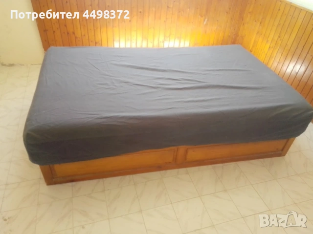 Легло от масивно дърво с повдигащ механизъм
