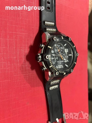 Часовник Invicta 19526 , снимка 5 - Мъжки - 54232166