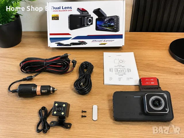 Видеорегистратор DUAL LENS FULL HD1080 с 3 лещи и нощно виждане