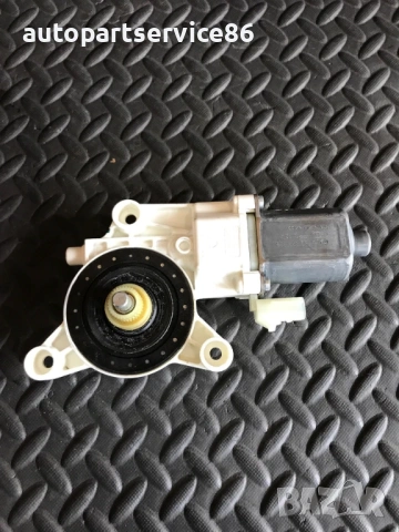 Мотор за стъклоповдигач Bosch за задна лява врата за Chrysler Sebring (2006-2011) 0130822329, снимка 2 - Части - 54591878