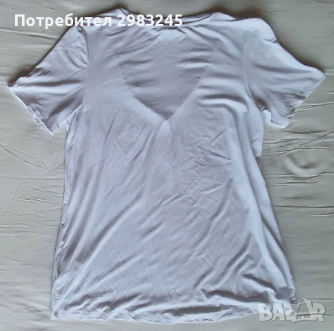 Дамска тениска с шпиц деколте и кученце, снимка 3 - Тениски - 54767351