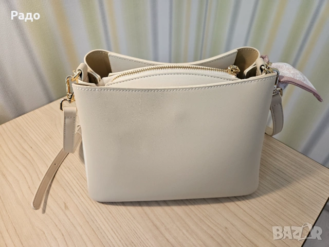 Нова дамска кожена чанта PUAFELI LY94 beige бежово кремаво еко кожа златна раница дръжки презрамки, снимка 14 - Чанти - 54797756