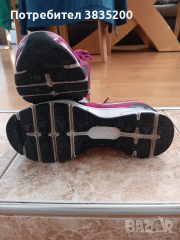 Дамски маратонки NIKE, снимка 4 - Маратонки - 55581347