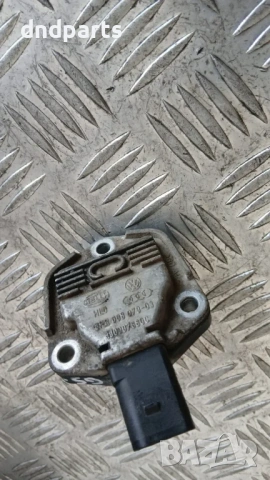 Датчик ниво масло VW Golf 5 1.4 2005 1J0907650C