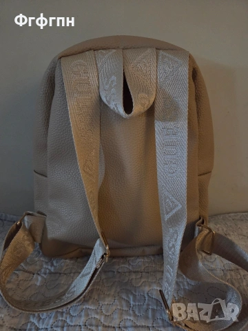 раница Guess, снимка 2 - Раници - 54901139