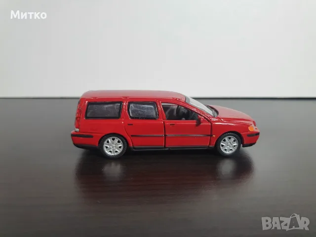 Volvi V 70 мащаб 1:43, снимка 4 - Колекции - 55672227