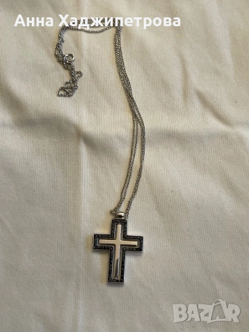 Кръст бяло злато и диаманти, снимка 8 - Колиета, медальони, синджири - 54070188