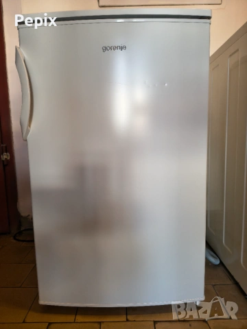 Малък хладилник с камера Gorenje 