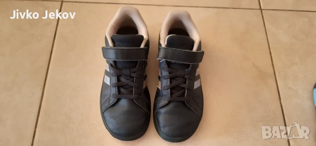 Детски маратонки Adidas 34 номер, снимка 2 - Детски маратонки - 55156662
