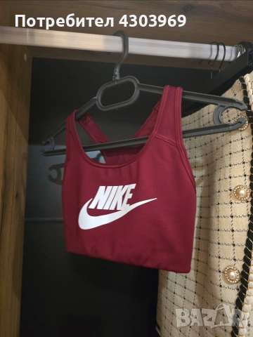 Дамско спортно бюстие Nike XS