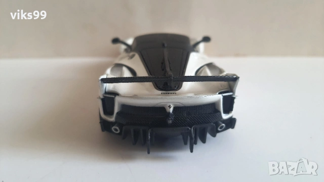 Bburago Shell Racing Ferrari Bluetooth - Мащаб 1:41, снимка 8 - Колекции - 50504534