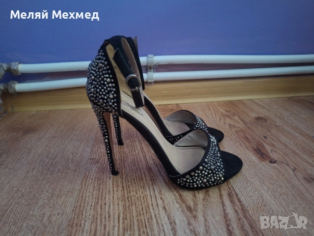 Токчета, снимка 2 - Дамски обувки на ток - 54491302