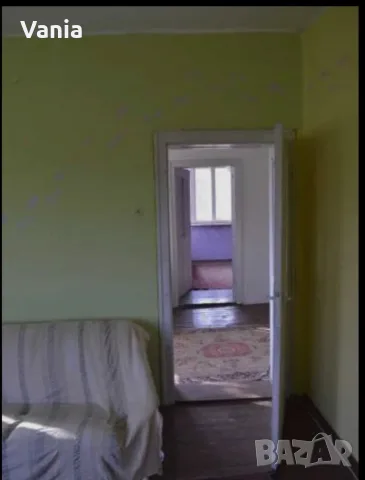 Огромна масивна къща с гаражи, кладенец и голям двор / 30 км от Видин, снимка 14 - Вили - 55428073