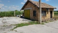 Продавам дворно място декар и половина,с две постройки общо 120квадрата.В поголямата постройка са ин, снимка 11