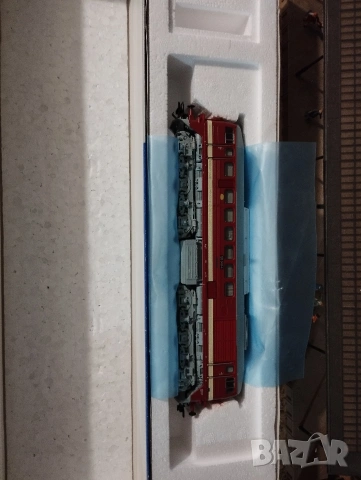 Дизелов локомотив Roco BR120 HO 1/87, снимка 8 - Колекции - 54407874