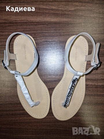Равни дамски сандали Calvin Klein Jeans, модел Dara Shiny Vacchetta, снимка 2 - Сандали - 55160385
