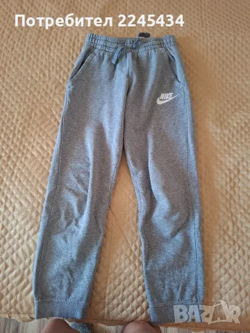 Детски оригинални долнища на Nike!, снимка 2 - Детски анцузи и суичери - 55576116