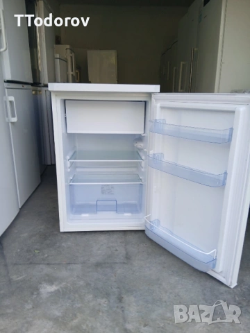 Малък хладилник с камера Amica KS15123W, 106 литра, снимка 3 - Хладилници - 54239414