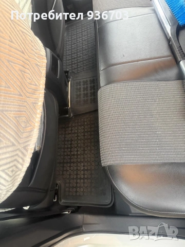 Toyota Auris 1.8 HYBRID, снимка 8 - Автомобили и джипове - 53561049