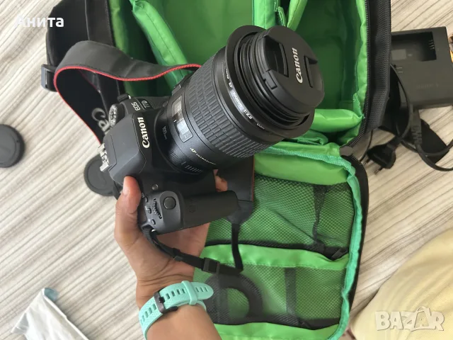 Продавам комплект Canon EOS 77D + Canon EF 100mm f/2.8 Macro USM + Yongnuo Ring Flash, снимка 7 - Фотоапарати - 55433132