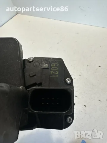 брава за предна дясна врата #155444455 за Chevrolet Captiva (2012 г.), снимка 2 - Части - 55501459