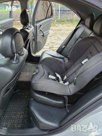 Mercedes w203 2.2 150кс, снимка 11 - Автомобили и джипове - 54160780