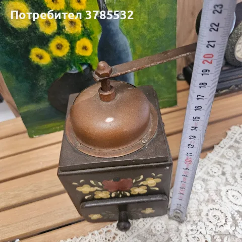 Мелница за кафе, снимка 3 - Антикварни и старинни предмети - 55497197