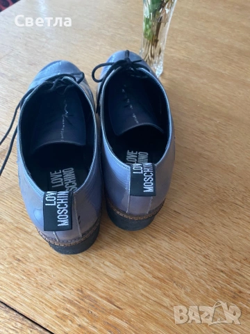 Обувки Love Moschino, снимка 2 - Дамски ежедневни обувки - 54356380