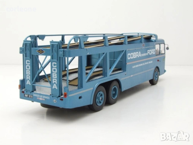 Fiat Bartoletti 306/2 Renntransporter 1956 - мащаб 1:43 на ixo models моделът е нов в PVC кейс, снимка 3 - Колекции - 55010678