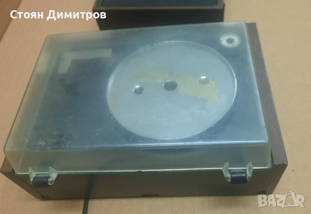 Deluxe solid state 2 speaker radio, снимка 3 - Радиокасетофони, транзистори - 54683879
