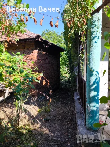 Продавам Къща с двор с.Полски Градец област Стара Загора., снимка 2 - Къщи - 55650540