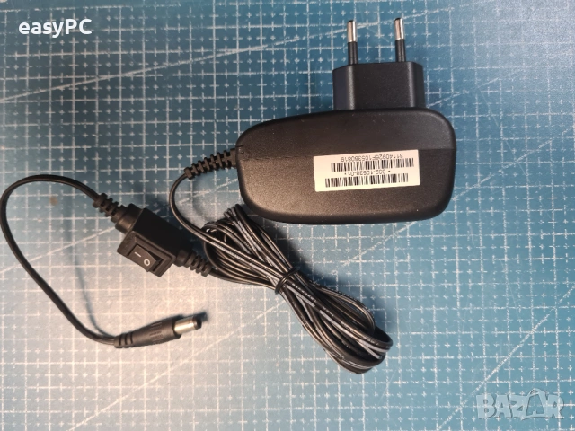 Оригинален захранващ адаптер NETGEAR 332-10538-01 AD810000 007-3LF 12V 1A, снимка 5 - Друга електроника - 54602599